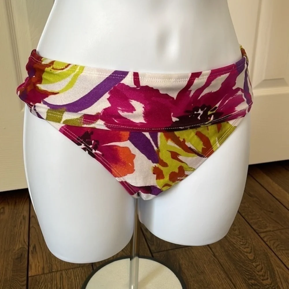 Floral halter top bikini, very comfortable and perfect for the beach or pool.
